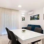 Lavanda Apartamento Podstrana