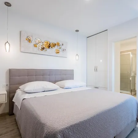 Lavanda * بودْسْتغانا